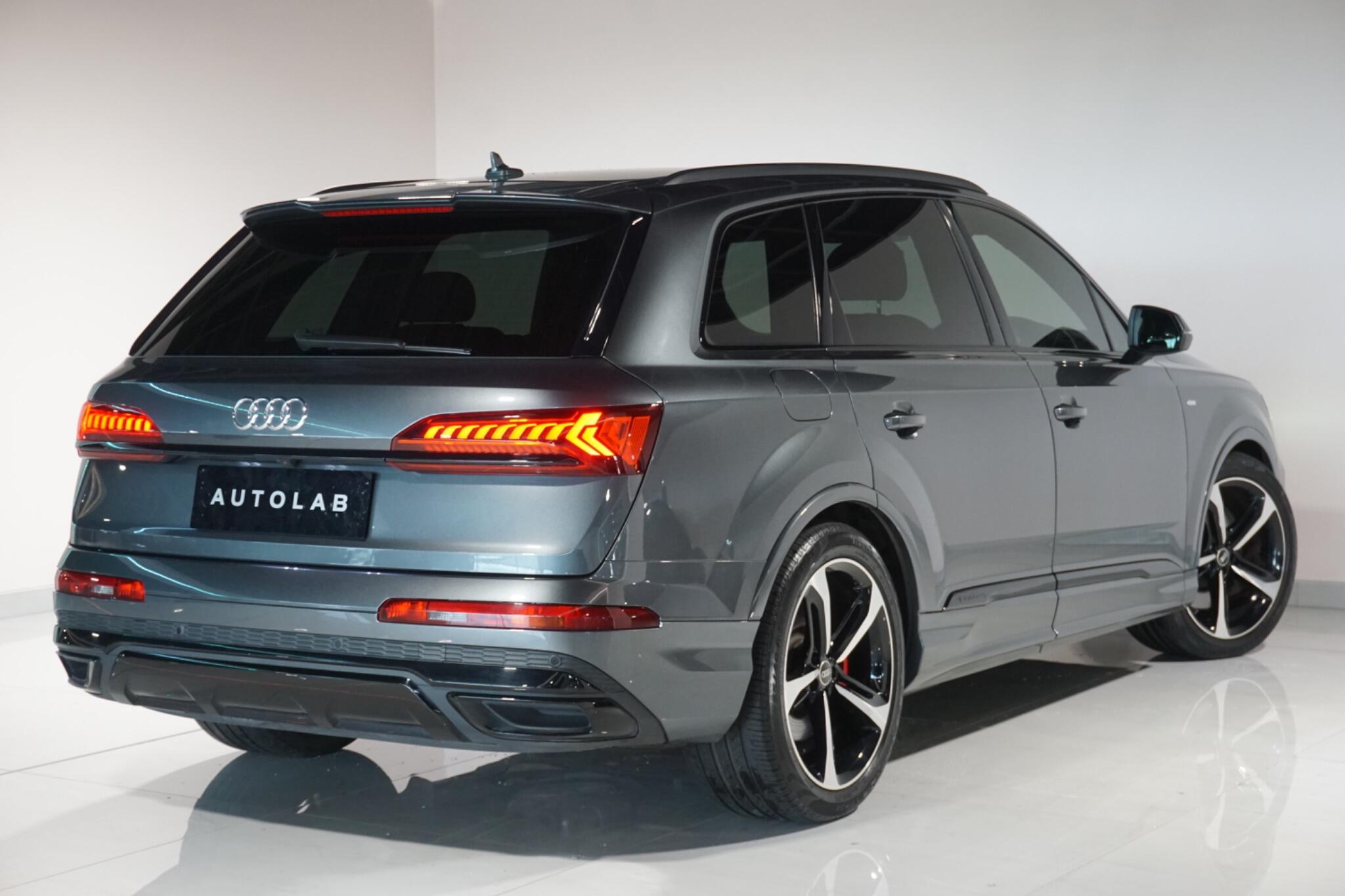 Audi Q7 3.0 TFSIe V6 55 Black Edition SUV 5dr Petrol Plug-in Hybrid Tiptronic quattro Euro 6 (s/s) 17.9kWh (381 ps)